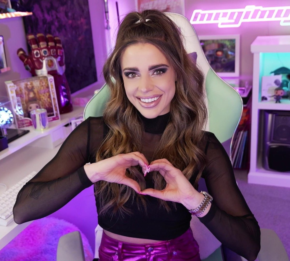 megimu32 tweet media