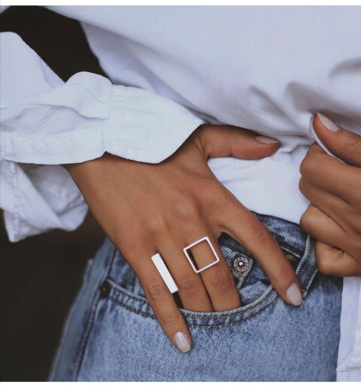 Bohemian girl tweet media