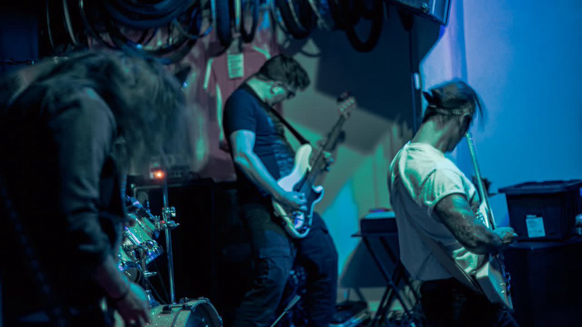 Howling Giant tweet media