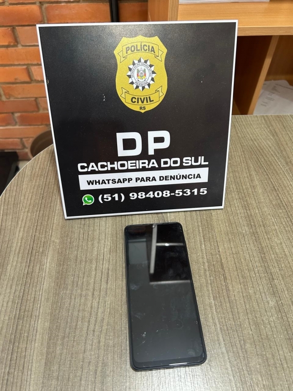 POLíCIA - Polícia Civil recupera celular furtado em Cachoeira jornaldopovo.net/noticia/Polici… 

📰 Telefone foi apreendido no Beco dos Trilhos