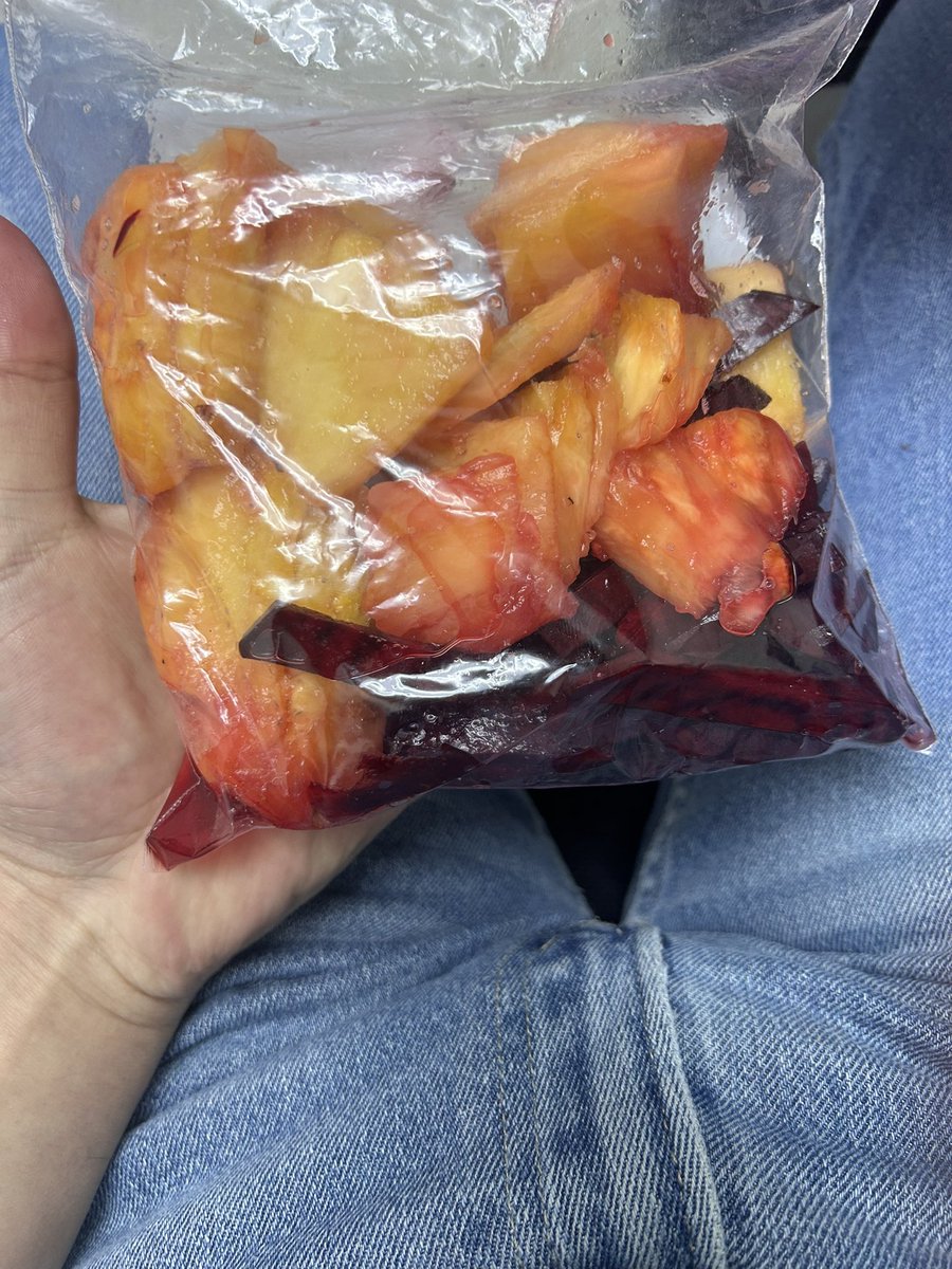 Betabel crudo 10/10, feelin healthy 😆😆