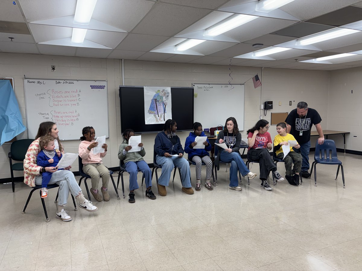 SandersES tweet media