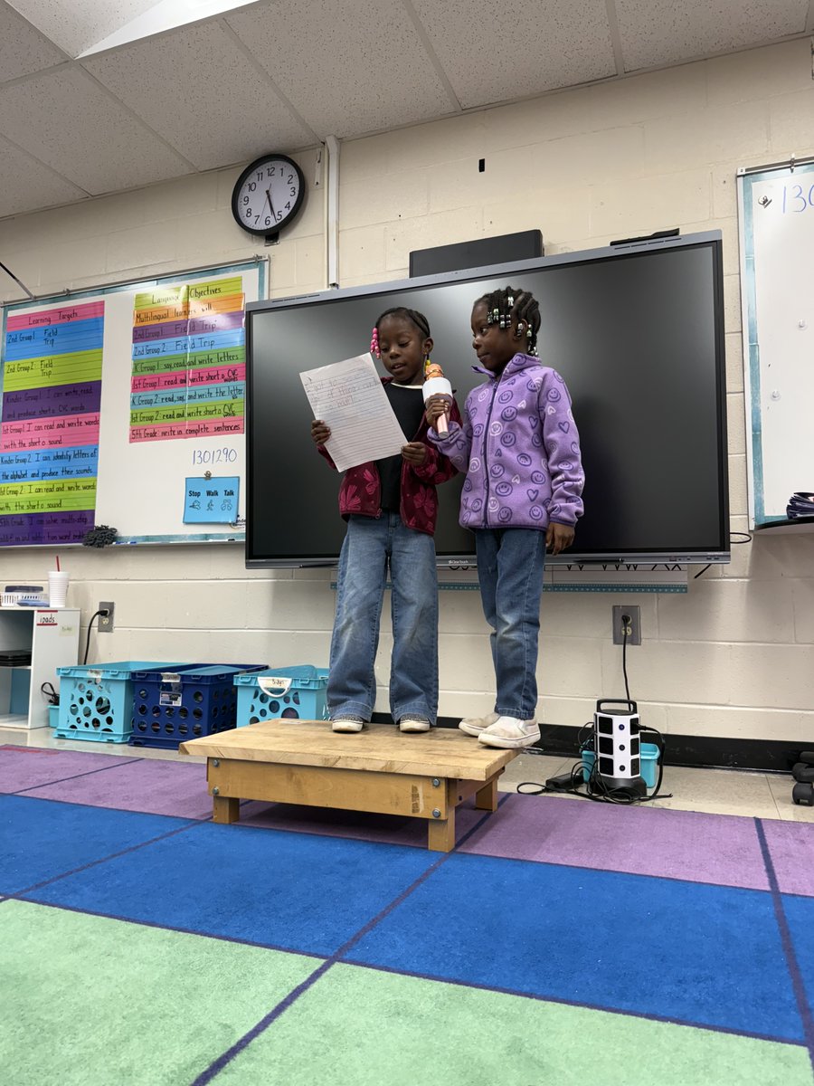 SandersES tweet media