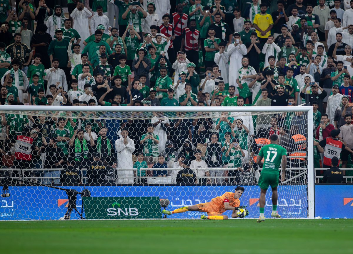 tnnt3's tweet photo. جمهور #الهلال كل عام وأنتم بخير وتفضلو العيديه رابط صور لقاء #الهلال و #الاهلي 💙🤩📸

https://t.co/XjaXTNClQ5 https://t.co/UOcerGHMBZ