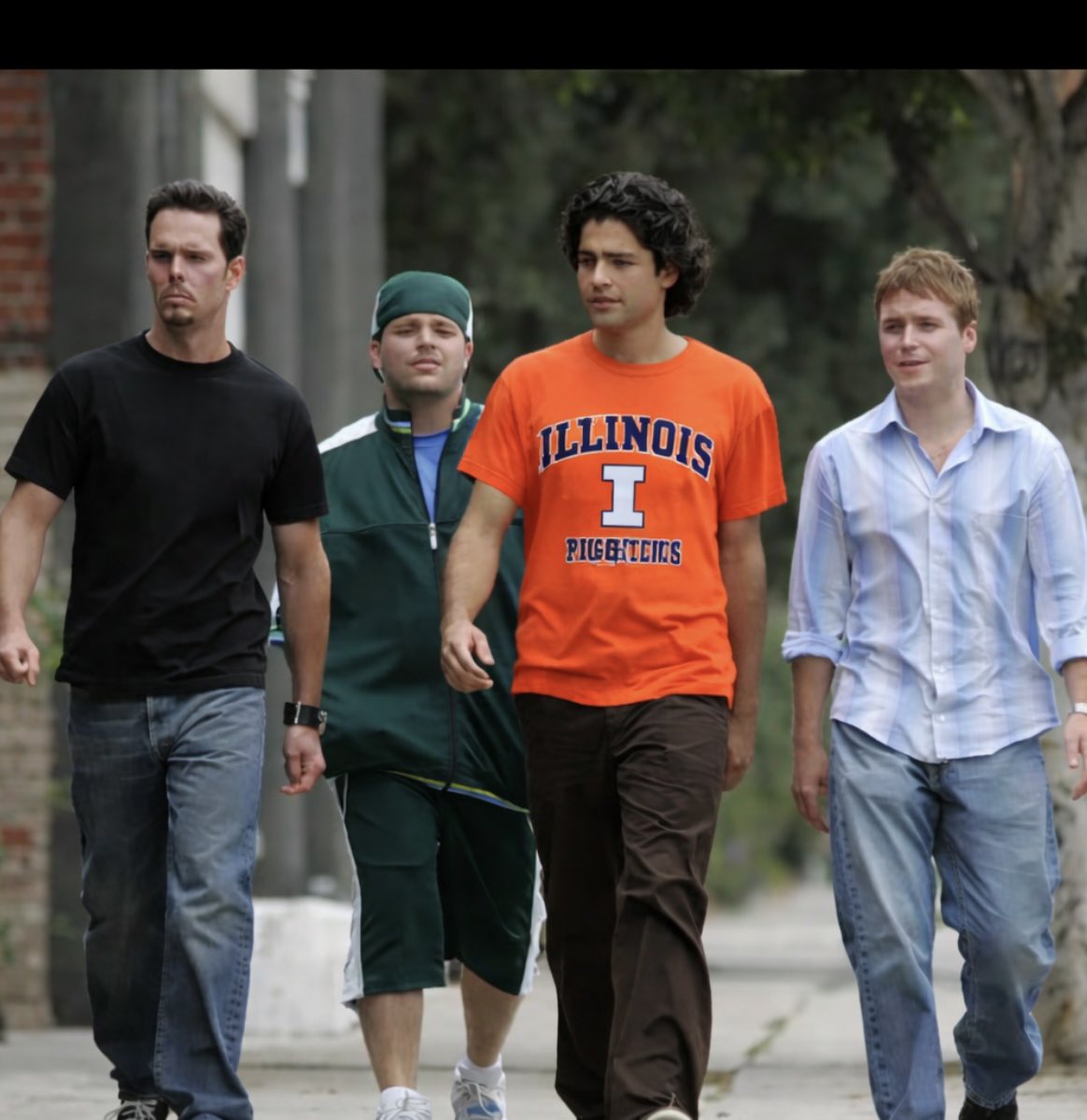 iniLLI gnitgiF tweet media