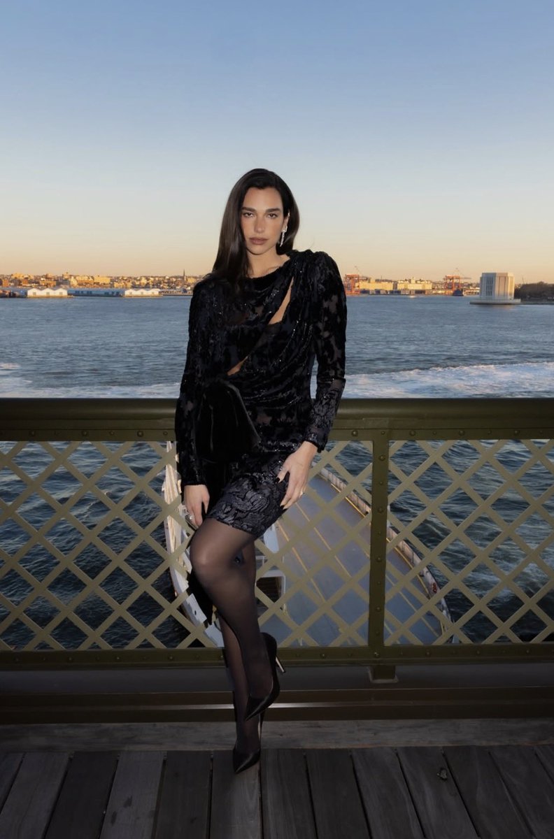 sam 🌊 tweet media