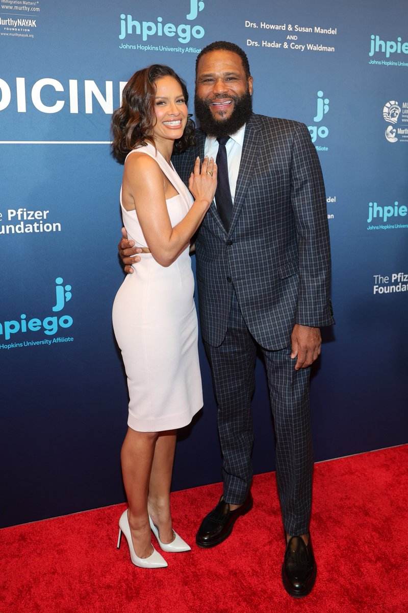 On The Red Carpet tweet media