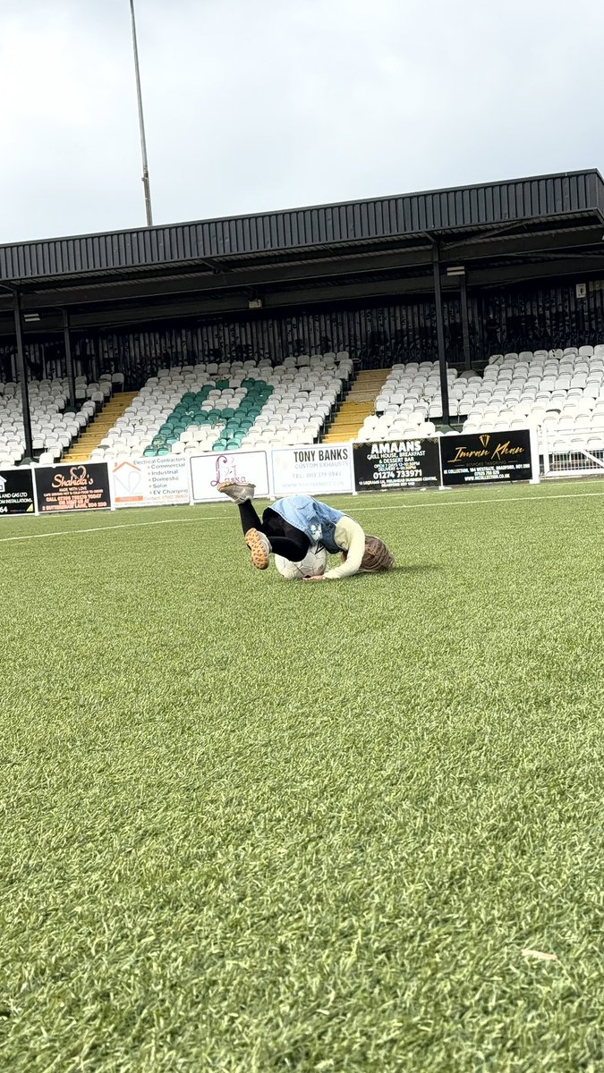 The Lower League Look tweet media