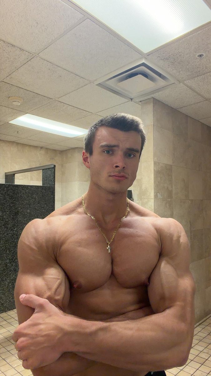 Daddimoose tweet media