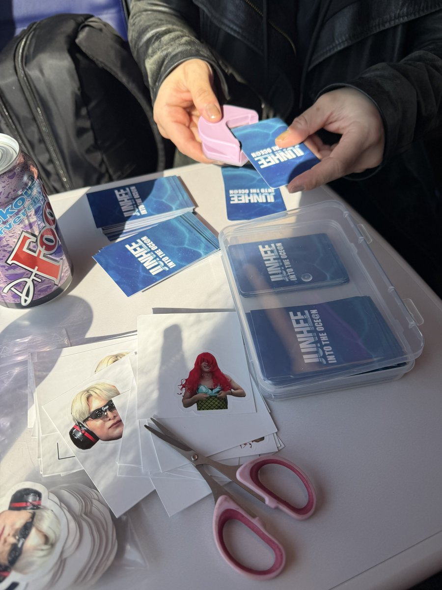 Hiran🍒 tweet media