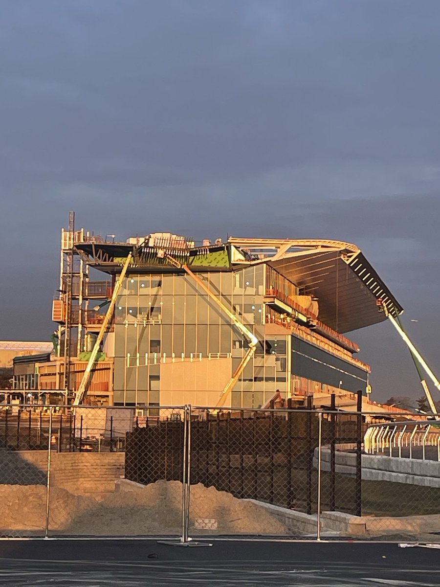 Hennigracing tweet media