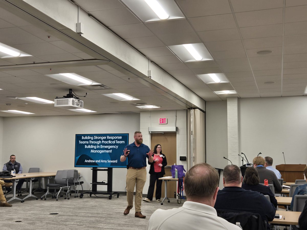 EMAO 🇺🇸 tweet media