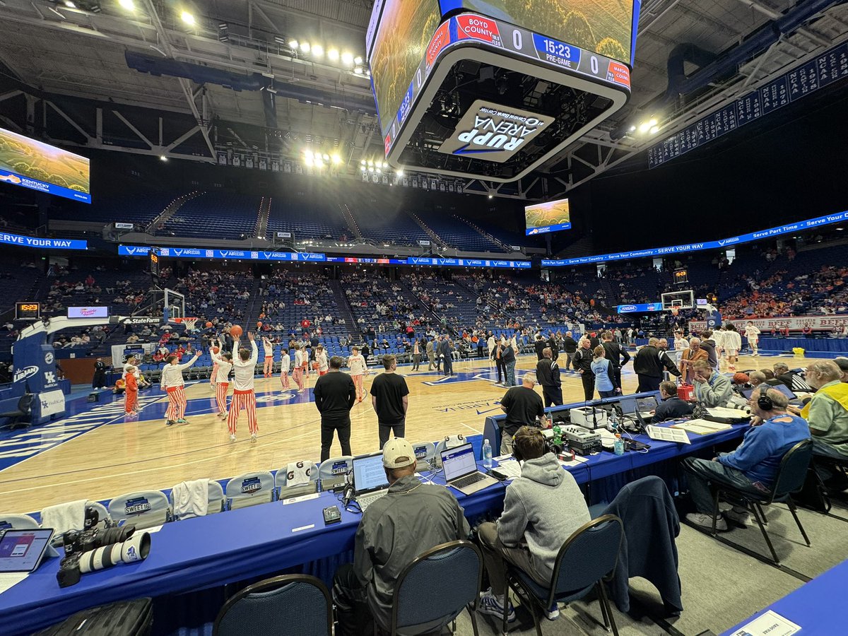 THE William tweet media