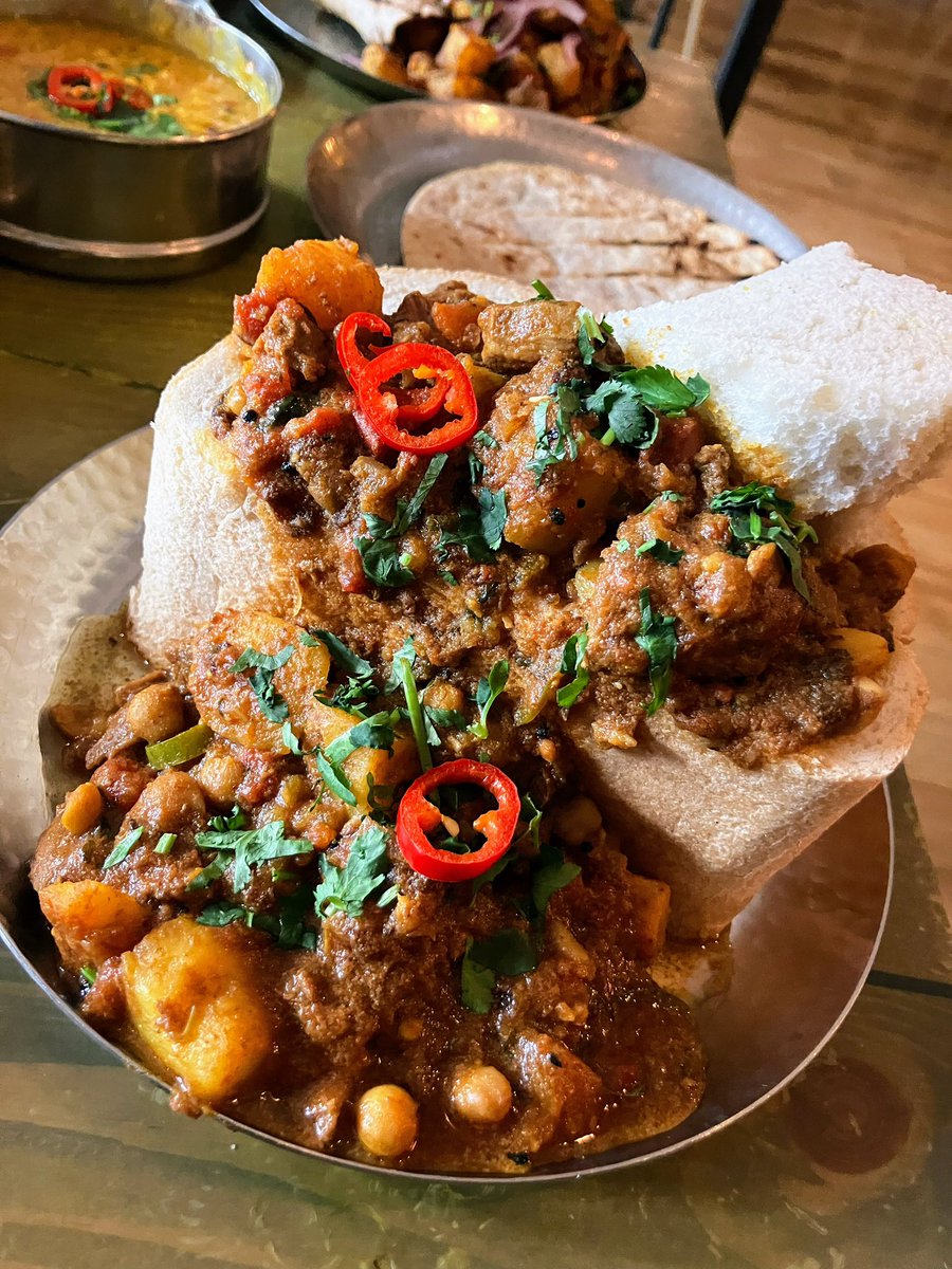 karen thompson tweet media