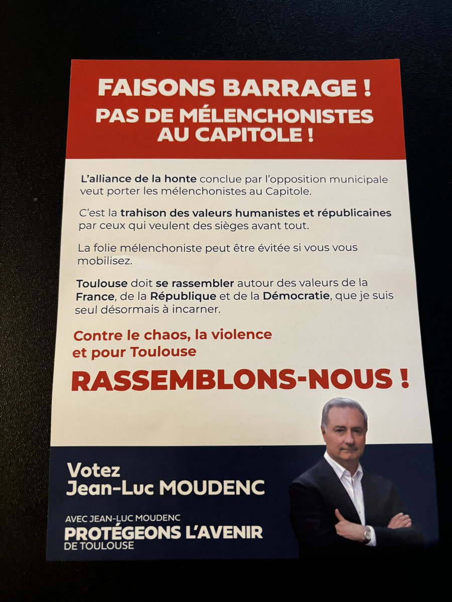 scipiopm's tweet photo. Reçu dans ma boîte aux lettres : Quand tu essaies de te faire élire non pas sur un programme mais en diffamant la liste opposée, à vomir 
Aucune mention du programme
Ça ne vole pas haut à Toulouse https://t.co/1rL9wvj9bw