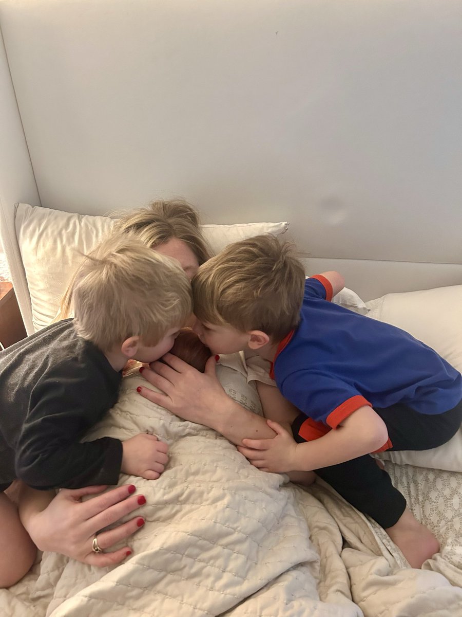 Aaron Pflugrad tweet media