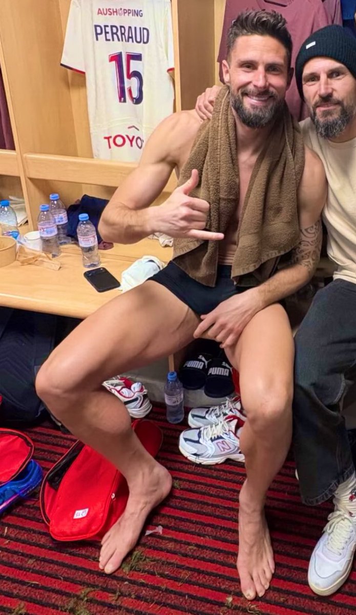 Shirtless PL tweet media