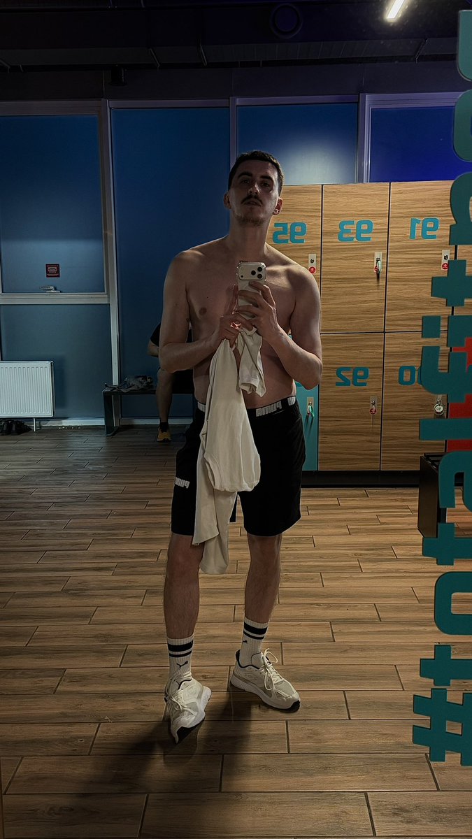 Тут моє імʼя tweet media