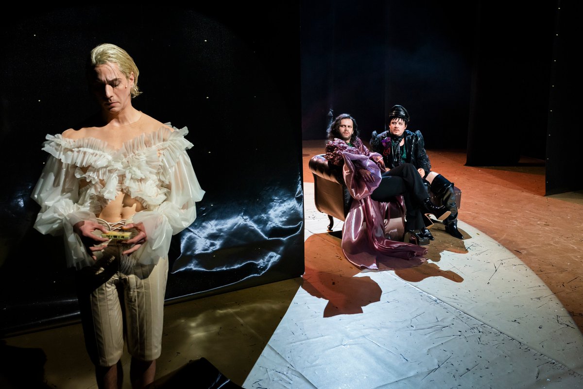 Berliner Ensemble tweet media