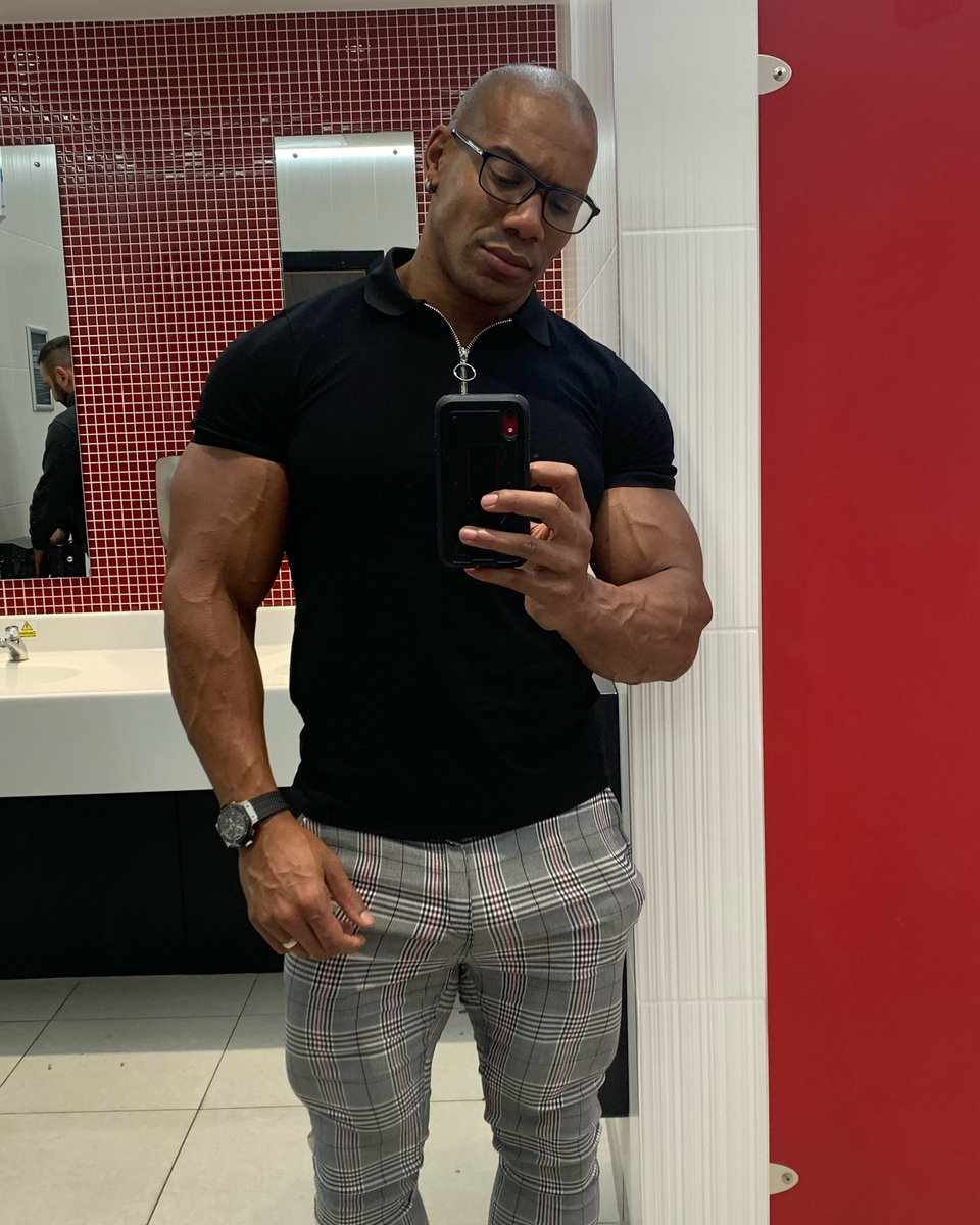 Roger Snipes™ tweet media