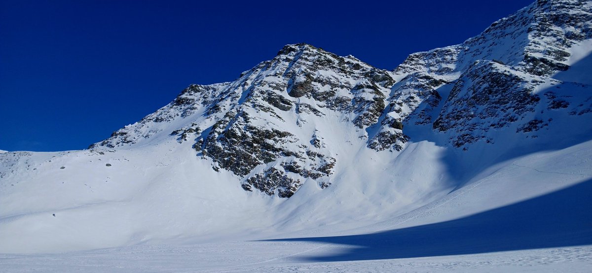 ABettmeralp's tweet photo. #Simplon Sud
#Engeloch https://t.co/8TkYVNCup9