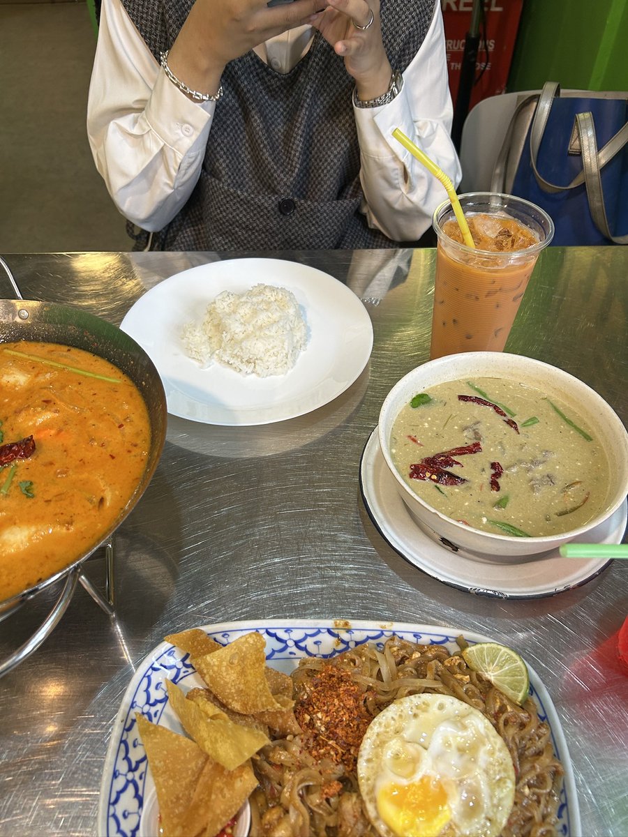 izzatijatt's tweet photo. tongue tip the besttt 🍜 https://t.co/QnVU2rGnFF