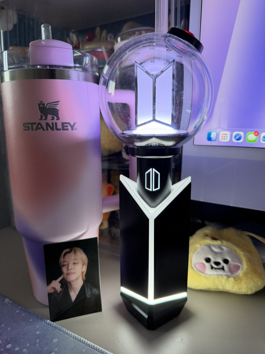 bee ⁷ ⦿ ☰ ☲ tweet media