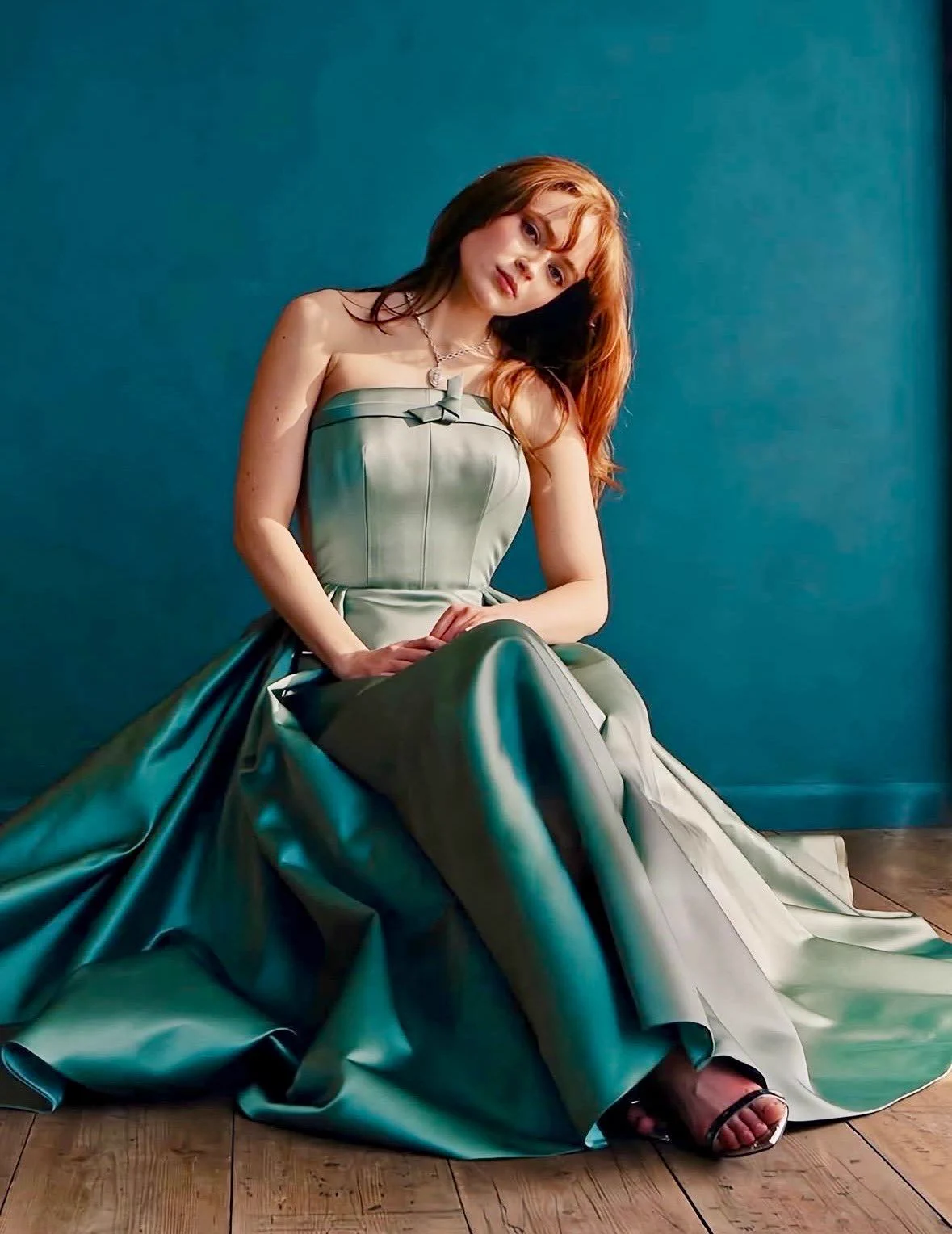 sadie sink green dress Stranger News on X: 