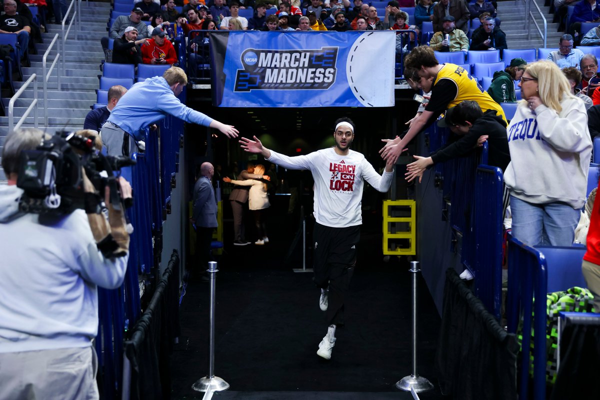 Louisville Athletics tweet media