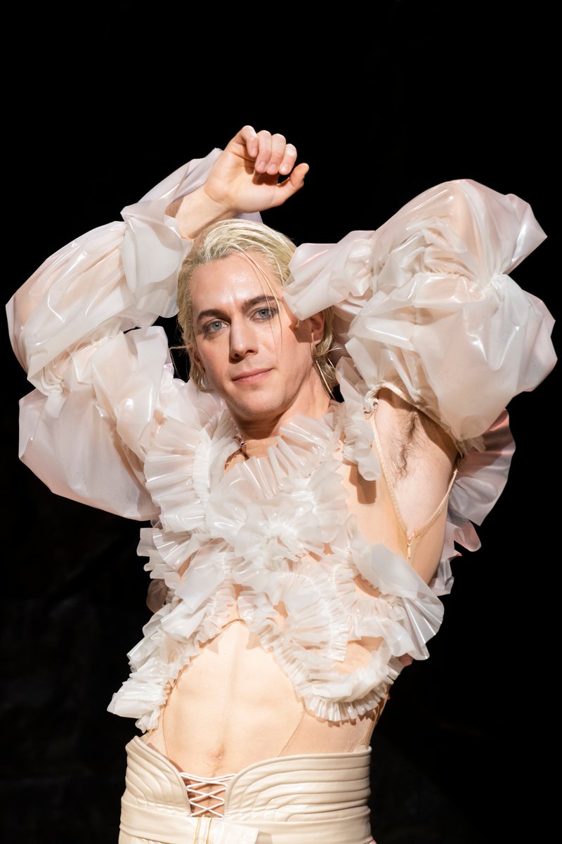 Berliner Ensemble tweet media