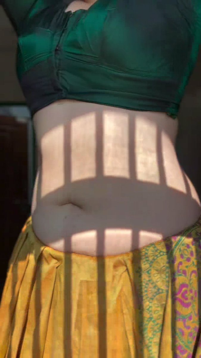 MASTEREVIL18's tweet photo. Ugadi winner Definitely KSudha๐๐๐
She is know how to attention with fans ๐๐๐
Chubby Queen ๐๐๏ฟฝ๏ฟฝ๏ฟฝ
Chubby skinny ๐๐๐
Chubby Hips ๐ป๐ป๐ป
#ksudha #ugadiwinner #TrendingIndia #chubby #hipsqueen #smilyqueen #viralvรญdeo #indiastrending https://t.co/zpER5F1TbD