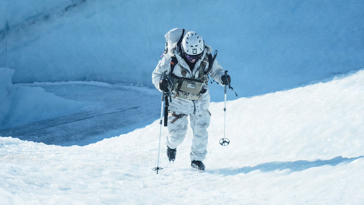 ᴅᴇᴡ tweet media