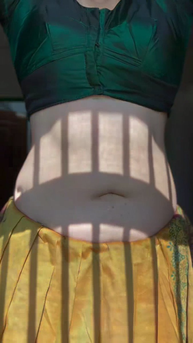MASTEREVIL18's tweet photo. Ugadi winner Definitely KSudha๐๐๐
She is know how to attention with fans ๐๐๐
Chubby Queen ๐๐๏ฟฝ๏ฟฝ๏ฟฝ
Chubby skinny ๐๐๐
Chubby Hips ๐ป๐ป๐ป
#ksudha #ugadiwinner #TrendingIndia #chubby #hipsqueen #smilyqueen #viralvรญdeo #indiastrending https://t.co/zpER5F1TbD