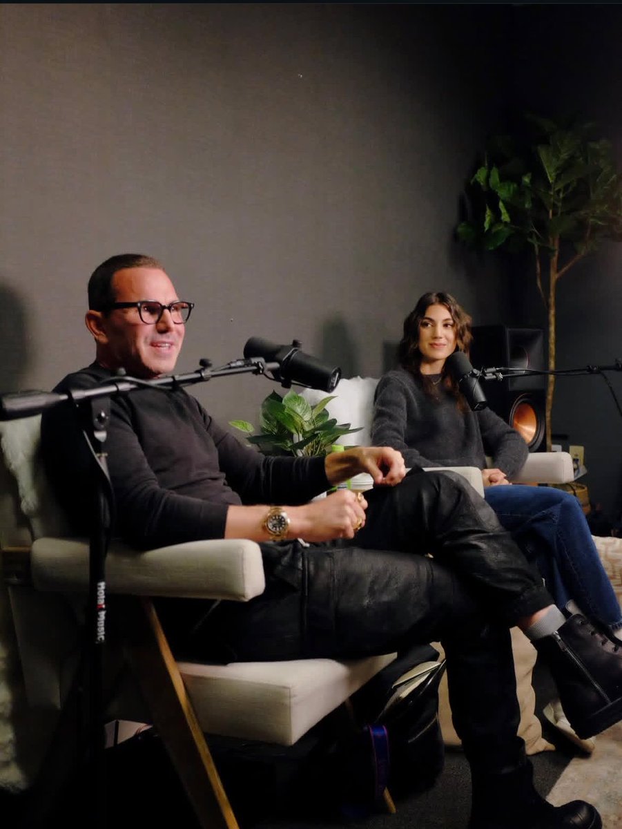 Teri Hatcher tweet media