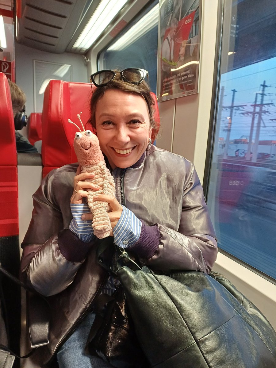 Susanne Aust tweet media