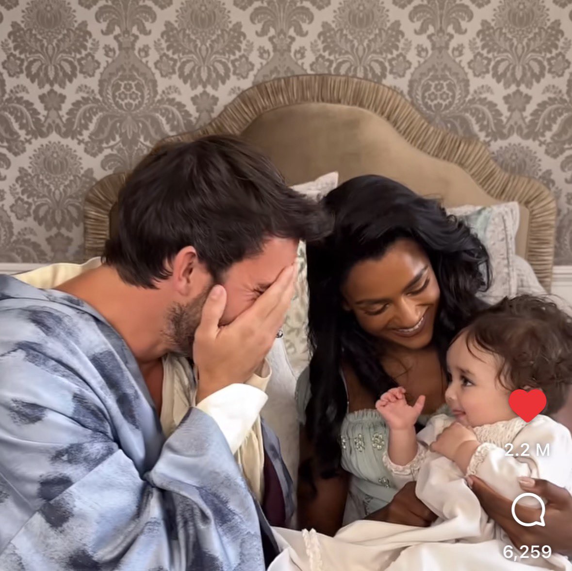 iRis 🐝 👸🏾🤴🏻 tweet media