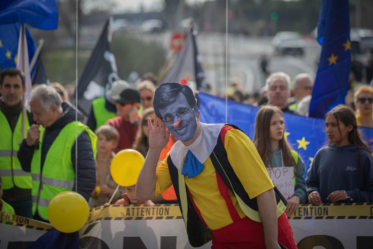 nomegacanton's tweet image. Sencillamente, señor @AlmeidaPP_, un #cantón de proximidad de 5.800m2 no es un #cantón de proximidad, es un engaño. Es un cantón MODULAR que se convierte en #megacantón. ¿A cuántos madrileños le tiene usted que pedir perdón? @NunezFeijoo, a este ritmo, mal en las elecciones