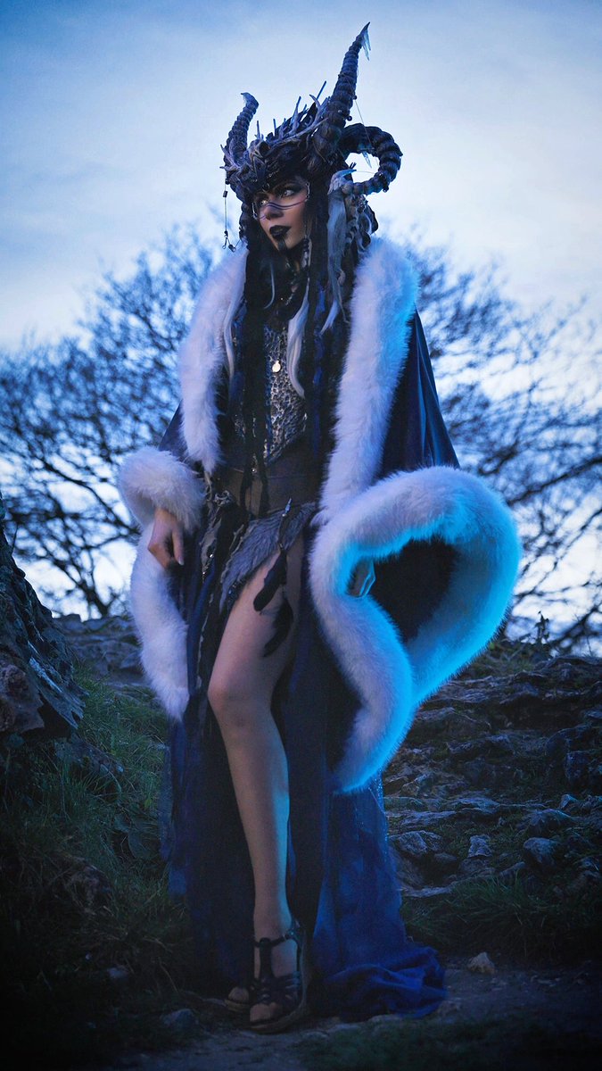 CinderysCosplay's tweet image. Midnight Oracle 💙✨️ Thank you @ fakefurshop for gifting me the fake fur. It looks so gorgeous! More pictures are coming 🤫
📷 by @ pablofta_dop 🥰
#OCcosplay #Oracle #viking #Midnight