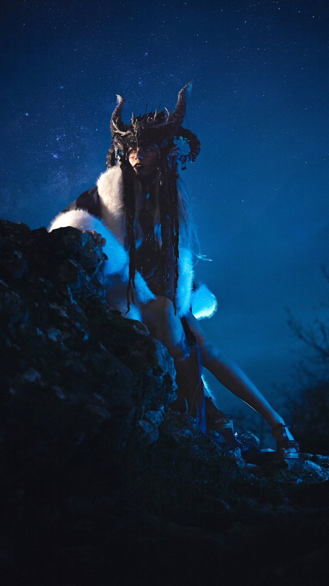 CinderysCosplay's tweet image. Midnight Oracle 💙✨️ Thank you @ fakefurshop for gifting me the fake fur. It looks so gorgeous! More pictures are coming 🤫
📷 by @ pablofta_dop 🥰
#OCcosplay #Oracle #viking #Midnight