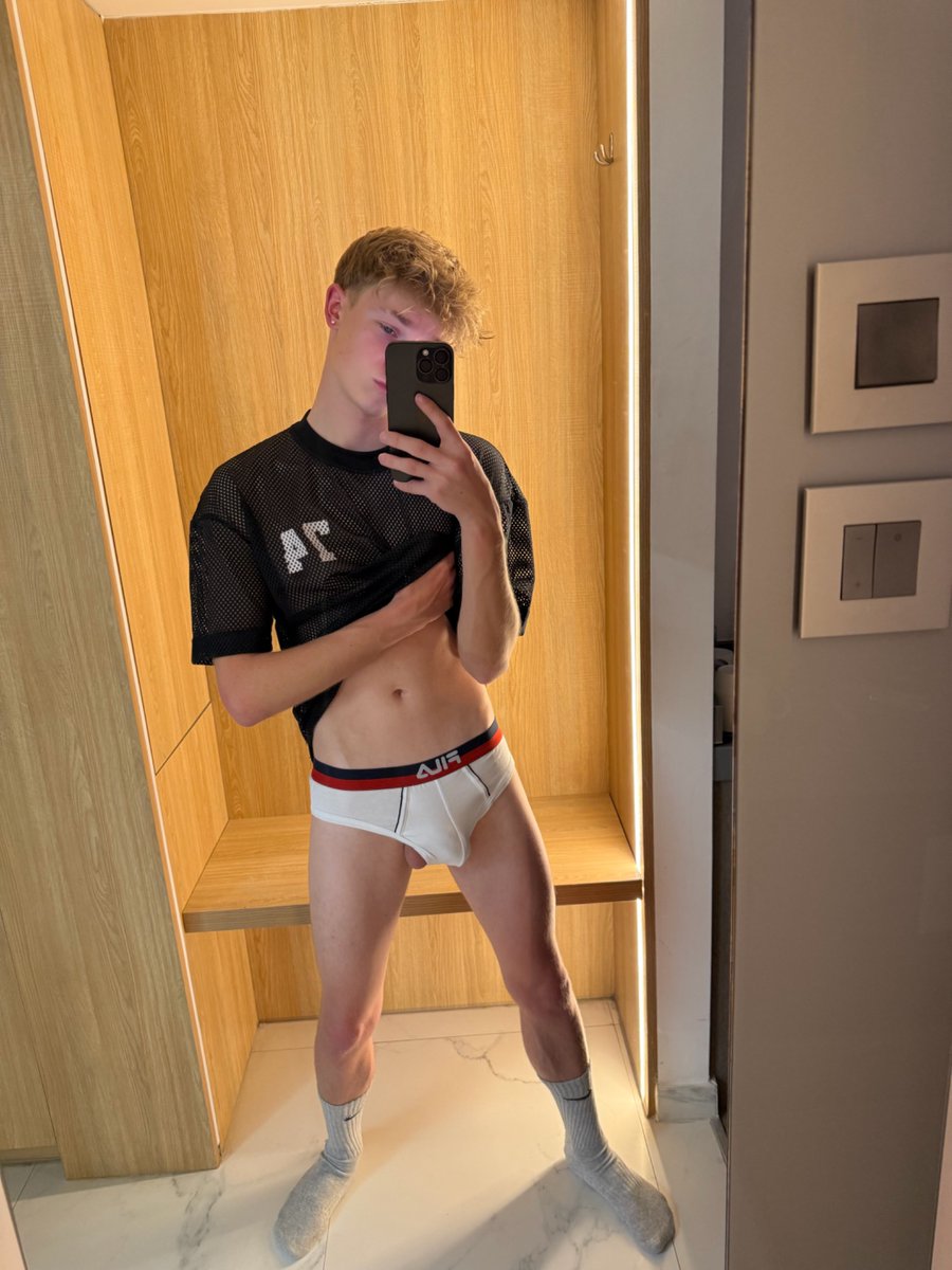 BlondieBooy tweet media