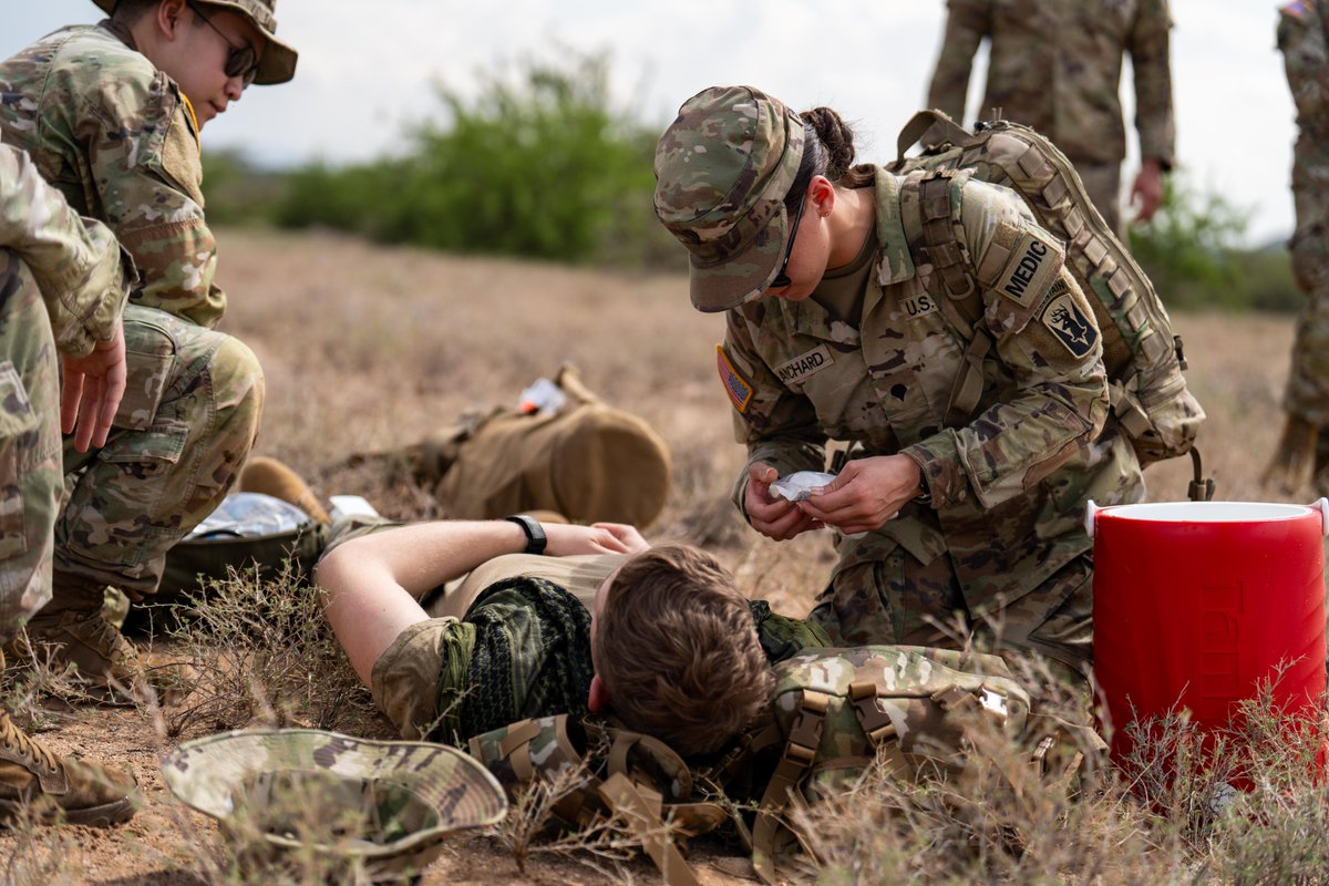 SETAF_Africa's tweet image. When every moment counts...

#Soldiers with the Massachusetts National Guard (@TheNationsFirst) teamed up with Kenya Defence Forces counterparts during #JustifiedAccord26 to train medics to swiftly respond to injuries and execute seamless casualty evacuation.