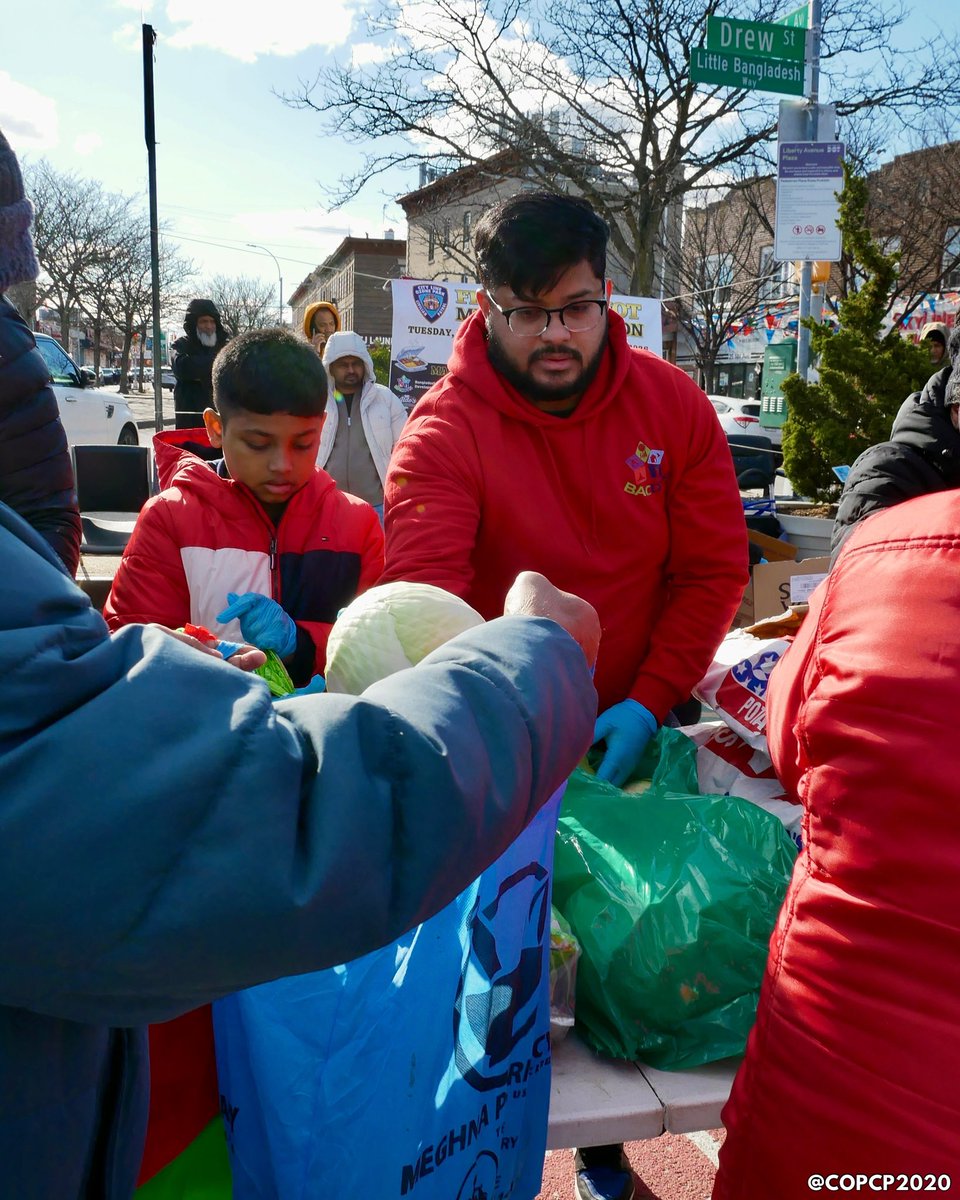 COPCP2020's tweet photo. Served more than 300 families just in time for Eid with fresh produce, flour, oil, halal chicken, and fish.

Thank you to @bacdys for partnering with us. As neighbors prepare their holiday meals, support like this ensures that staple items reach the tables where they matter most. https://t.co/2RB3s7XWTH