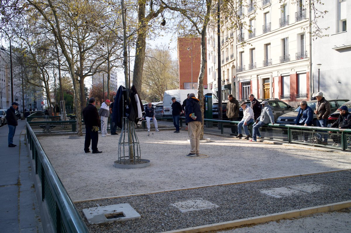 Mairie17's tweet image. Tu tires ou tu pointes ? 🎯

Aujourd’hui au boulodrome de la Place Navier ça jouait sérieux… mais toujours dans la bonne humeur ! 😎

#Paris17 #Pétanque #Boulodrome #Paris #Sport