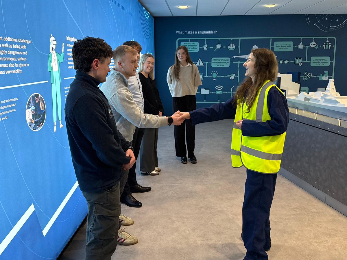 UKinNorway's tweet photo. Scottish engineering at the heart of Northern European security ⚓️
 
Ambassador @JanThompsonFCDO visited @BAES_Maritime in Glasgow, where #UKandNorway Type 26 frigates are being built, enhancing security, deepening interoperability, and supporting new jobs. https://t.co/owEPNvcxMx