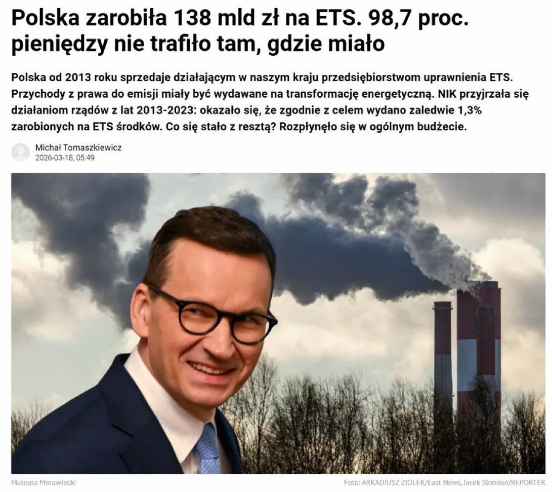 SantaPadre tweet media