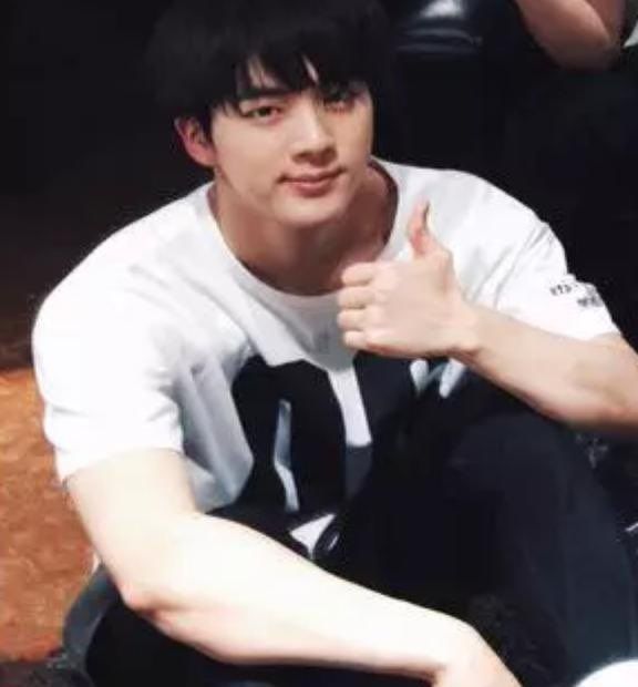 HamHam Jin 🍎 tweet media