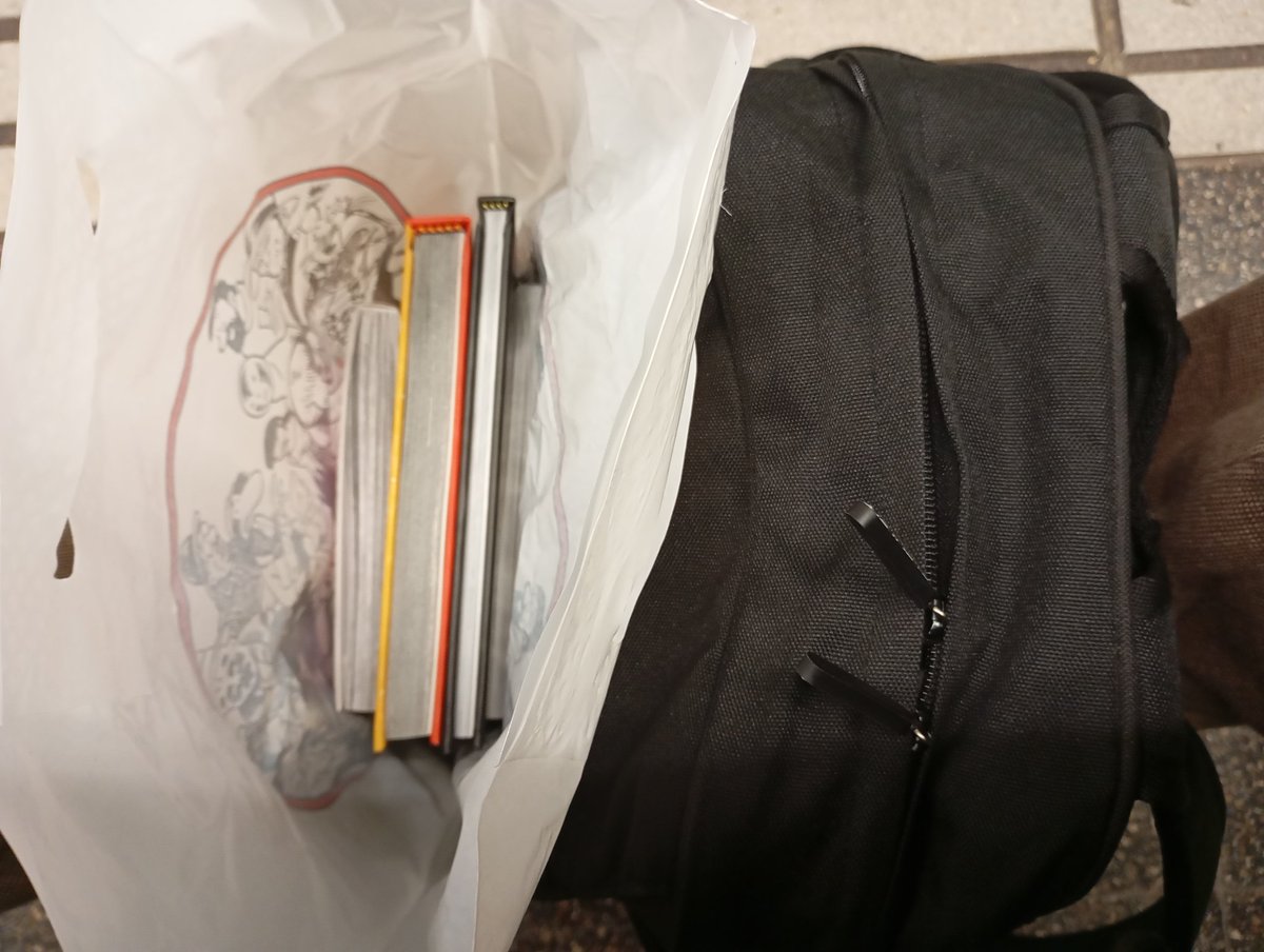 Món Còmic tweet media