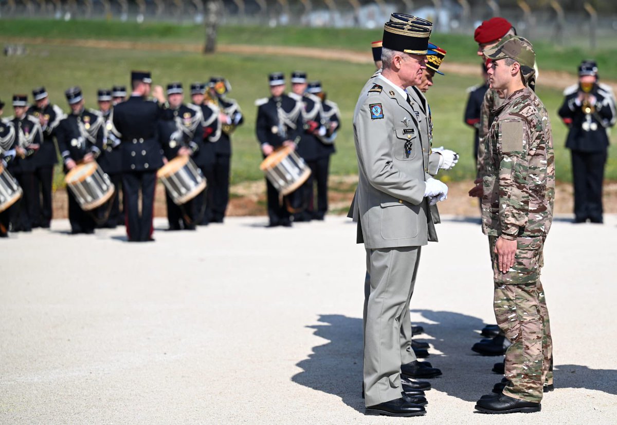 Chef de corps du 1er RCP tweet media