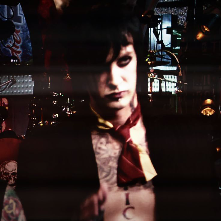 the rev thinker 💭 tweet media