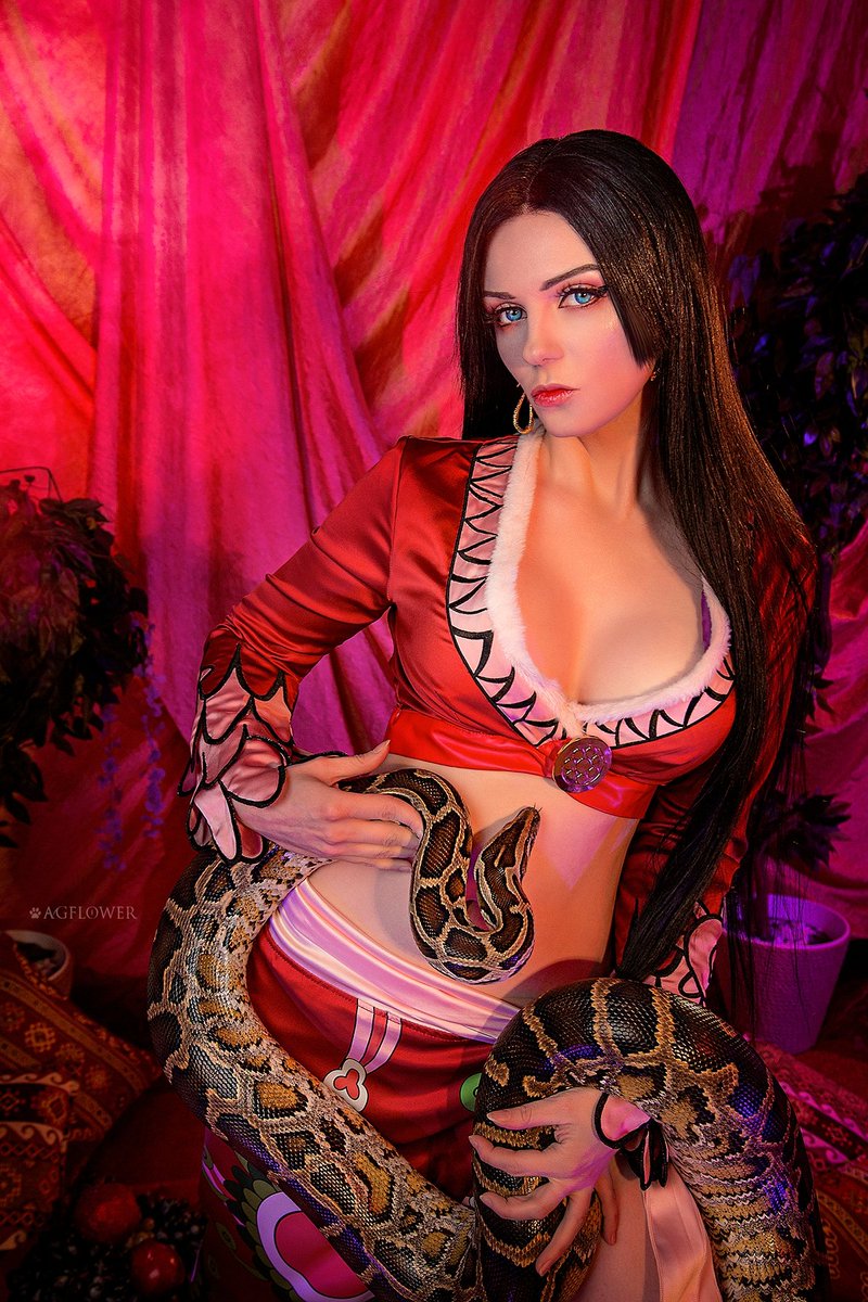 Булочка Шу с корицей 😼 tweet media